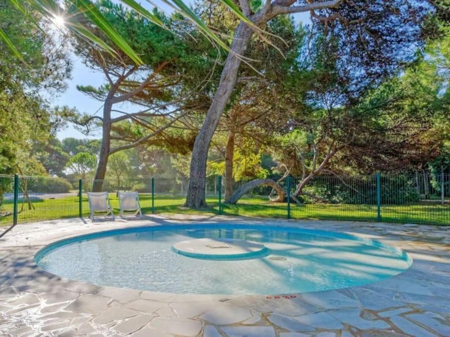Superbe Appartement 50M De La Plage En Bord De Mer Hyères Exteriör bild