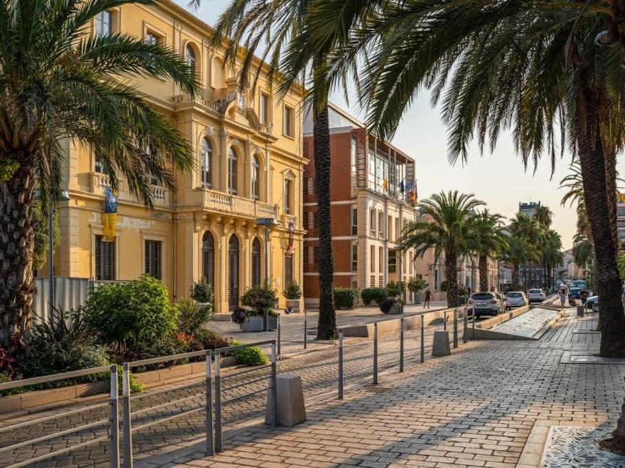 Superbe Appartement 50M De La Plage En Bord De Mer Hyères Exteriör bild