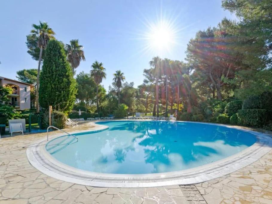 Superbe Appartement 50M De La Plage En Bord De Mer Hyères Exteriör bild