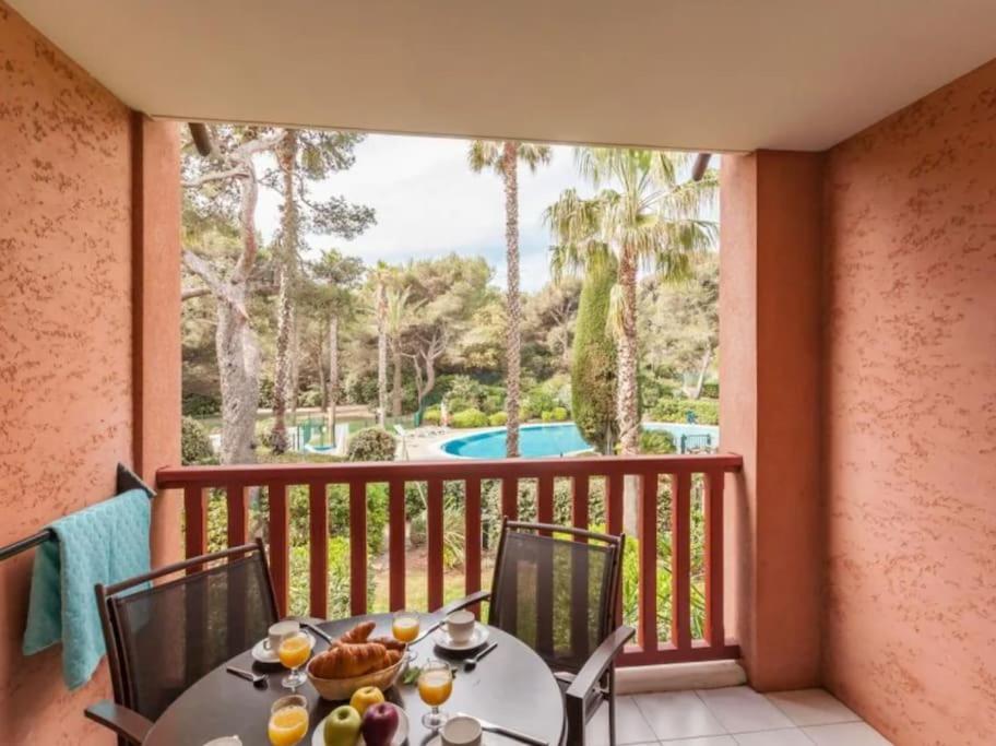 Superbe Appartement 50M De La Plage En Bord De Mer Hyères Exteriör bild
